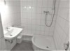 FAMILIENFREUNDLICHE 3-ZIMMER DACHGESCHOSSWOHNUNG in guter Lage von Krefeld, direkt am Moritzplatz - Badezimmer mit Dusche